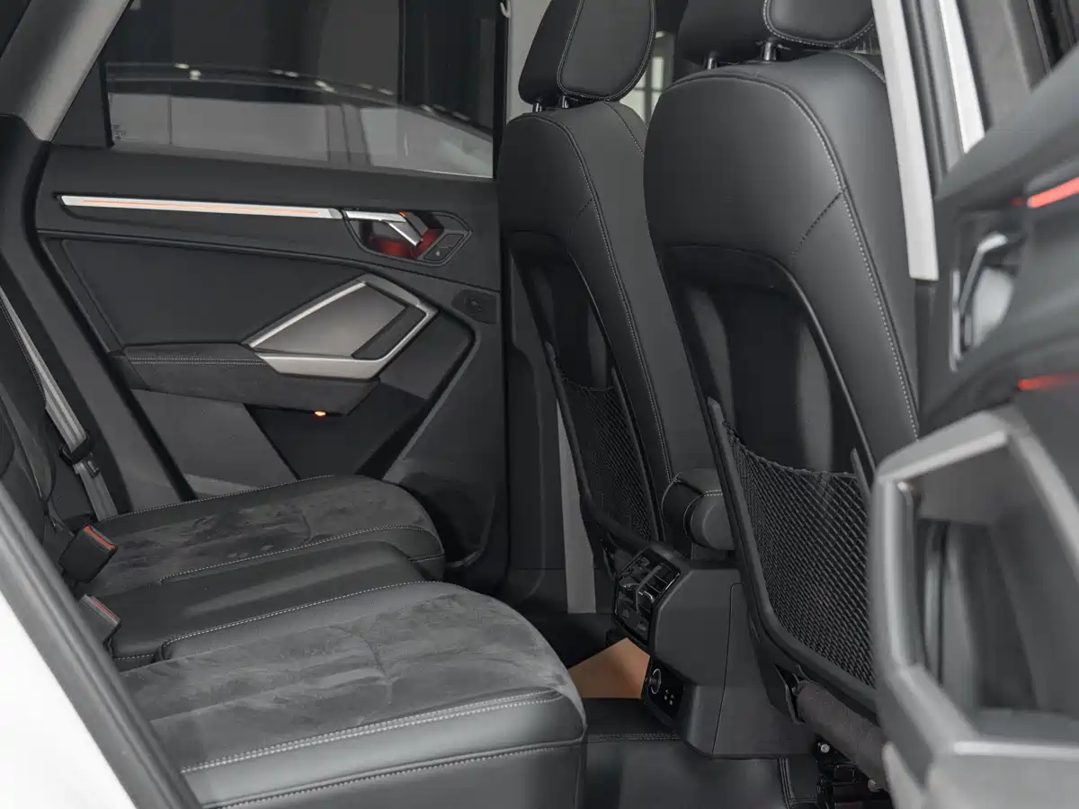 Audi Q3 2023 35 TFSI Fashion Dynamic (1.4T) фото 18