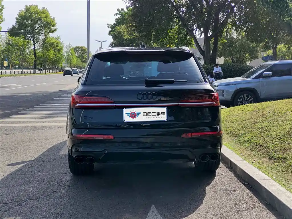 Audi Q7 2024 55 TFSI quattro S line Sport фото 5