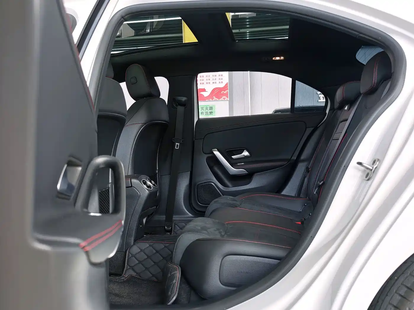 Mercedes-Benz A-Class 2025 A 200 L Fashion Edition фото 7