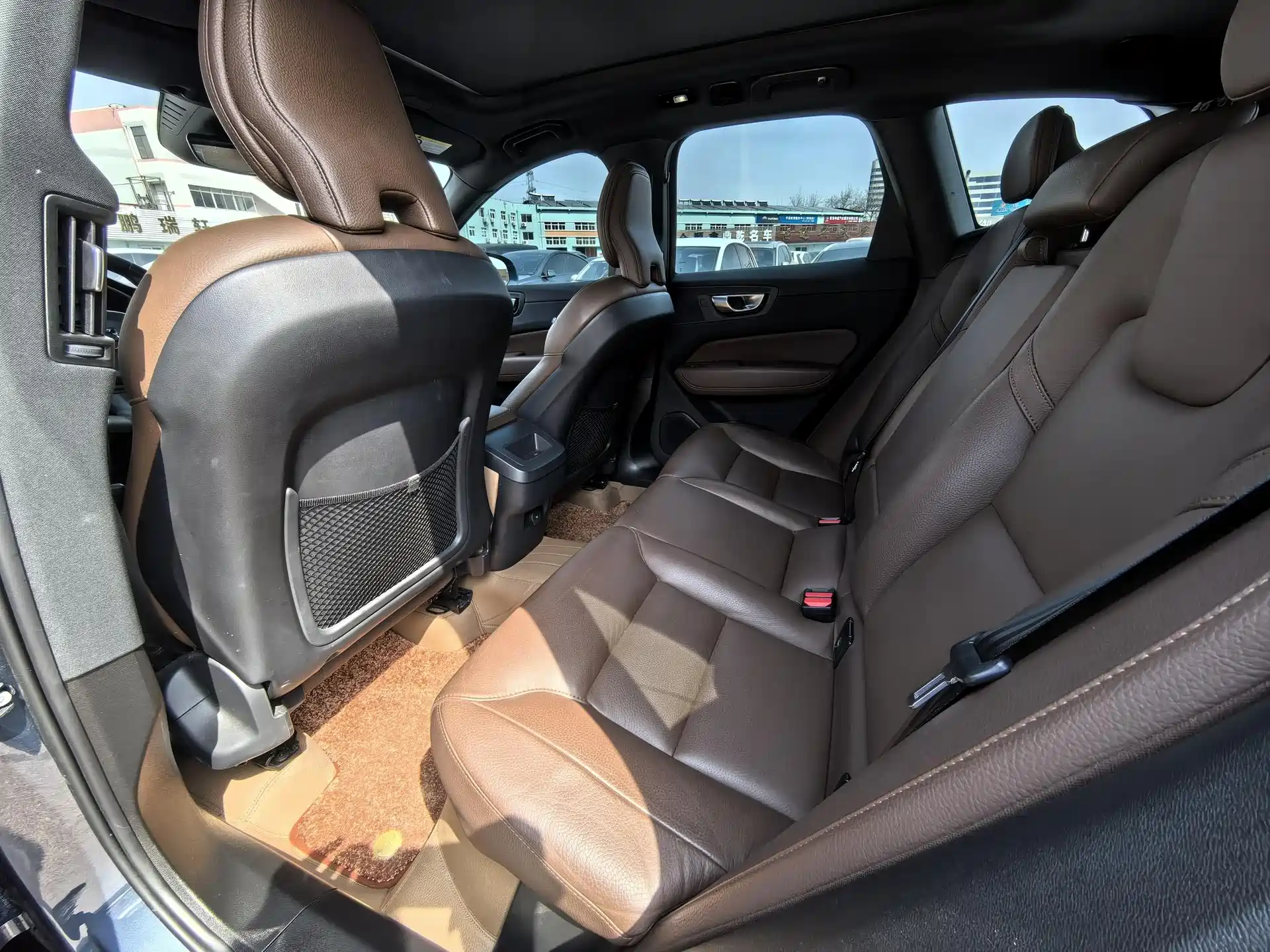 Фото 14 - Volvo XC60