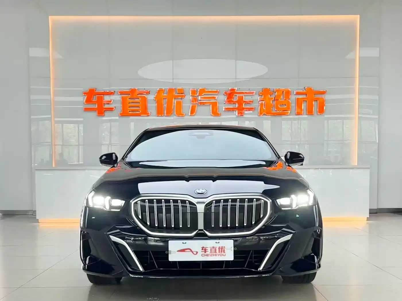 BMW 5 Series 2024 530Li Premium M Sport Package фото 3