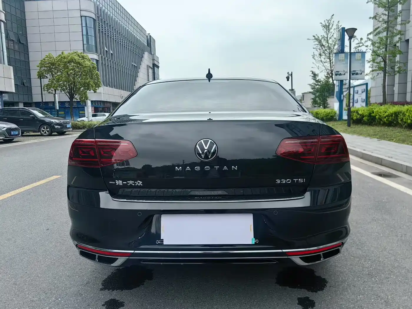 Volkswagen Magotan 2023 Model 2 Million Commemorative Edition 330TSI DSG Luxury фото 8