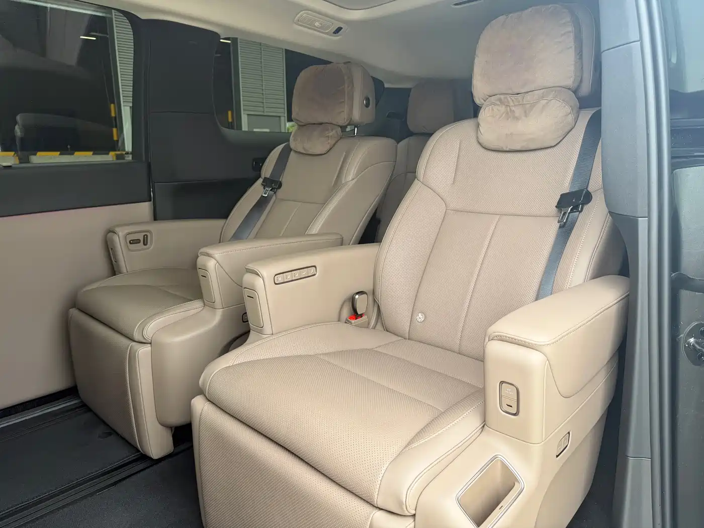 Li Auto MEGA 2025 2025 Model Home Family Special Edition