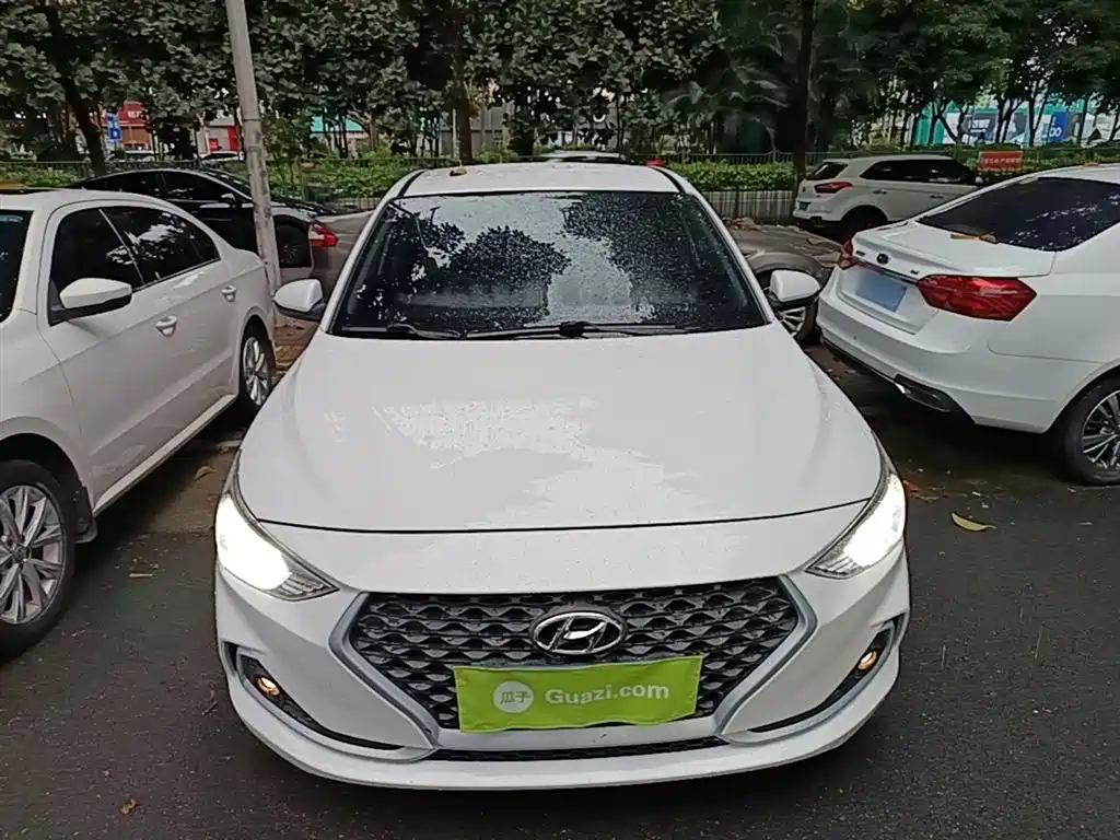 Hyundai Elantra 2018 1.6L Automatic Pleasing Edition GL China VI фото 3