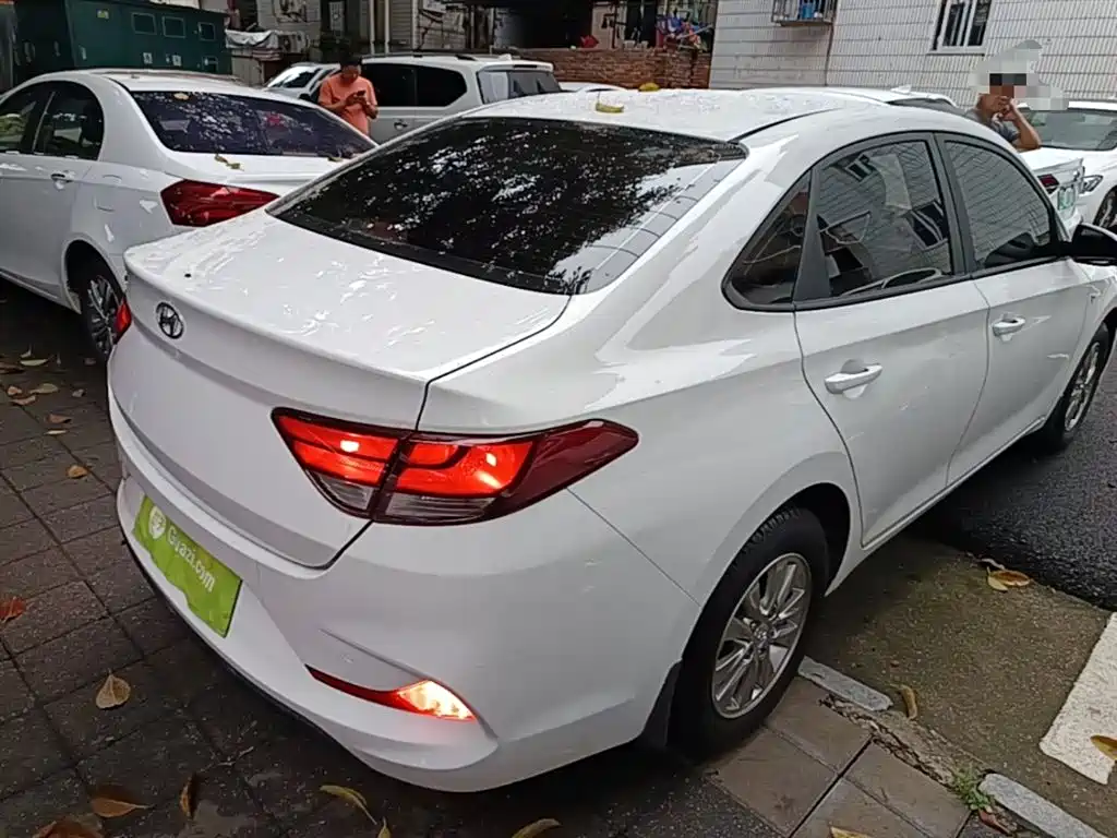 Hyundai Elantra 2018 1.6L Automatic Pleasing Edition GL China VI фото 7