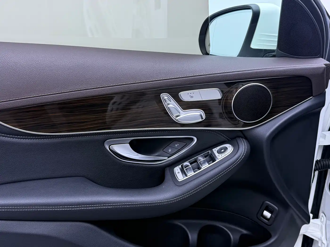 Mercedes-Benz GLC 2018 Facelift GLC 260 4MATIC Luxury фото 11