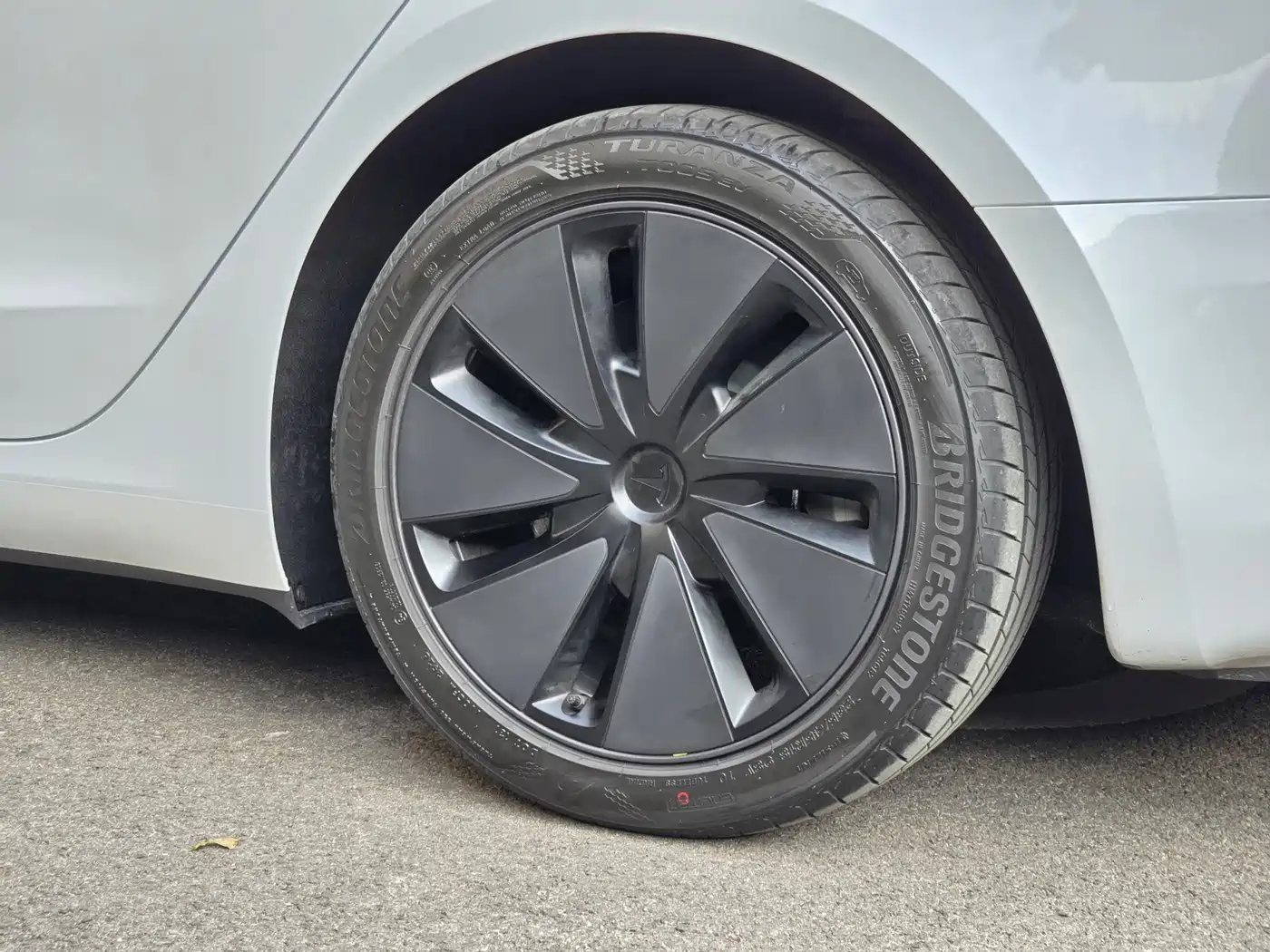 Tesla Model 3 2026 2025 Model Year Facelift Rear-Wheel Drive