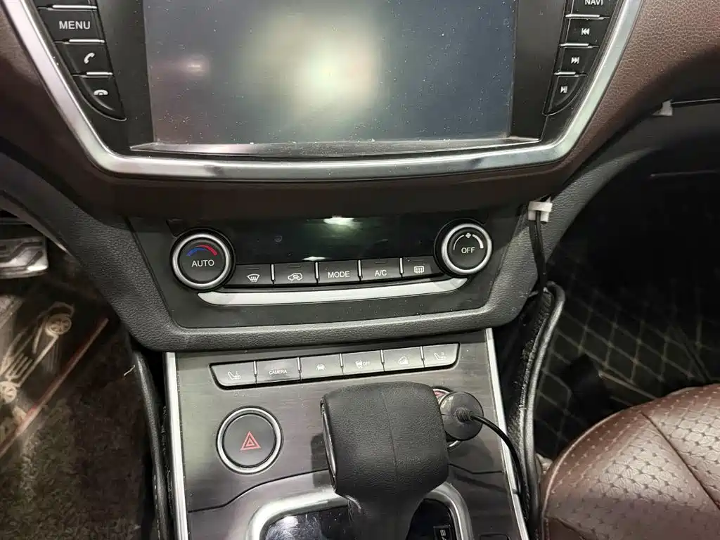Landwind X7 2015 2015 2.0T Panorama Premium