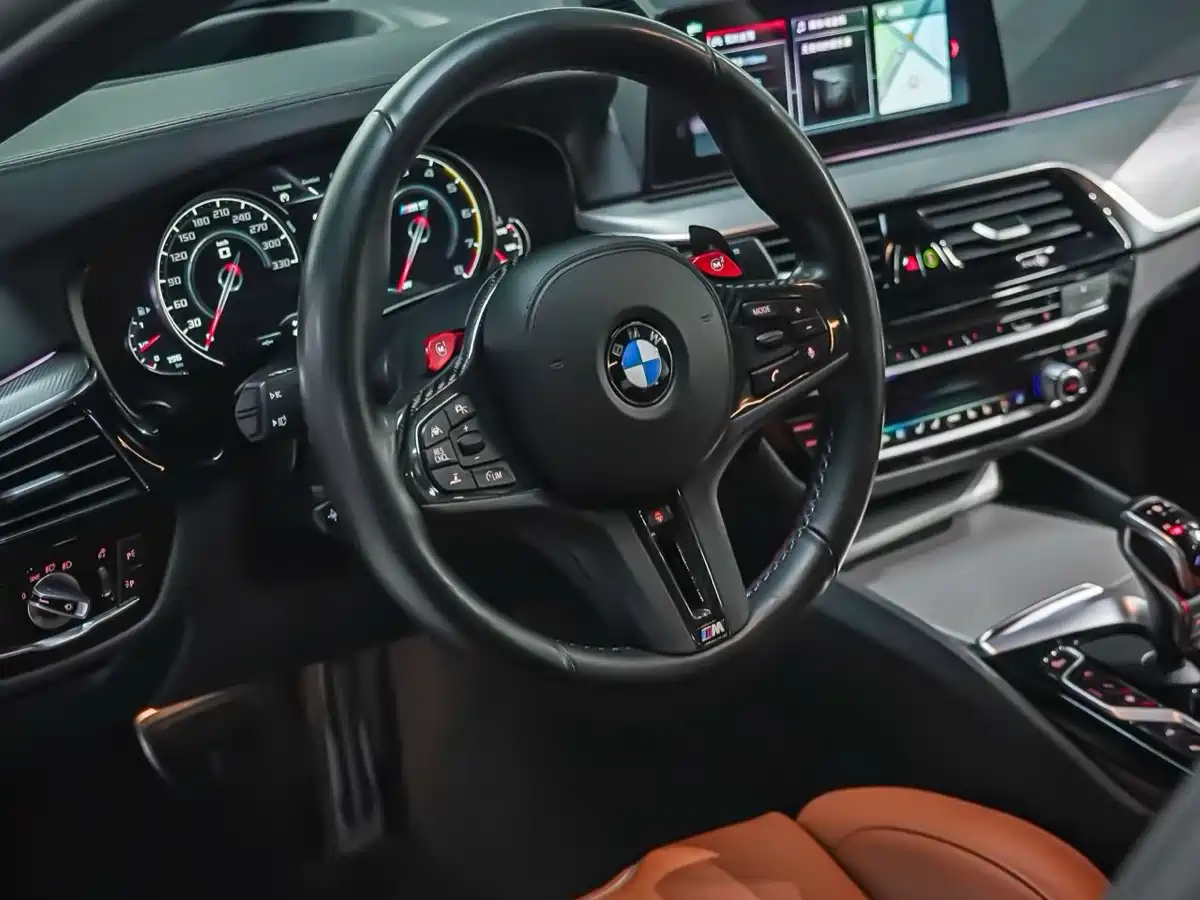 BMW M5 2018 M5 фото 10