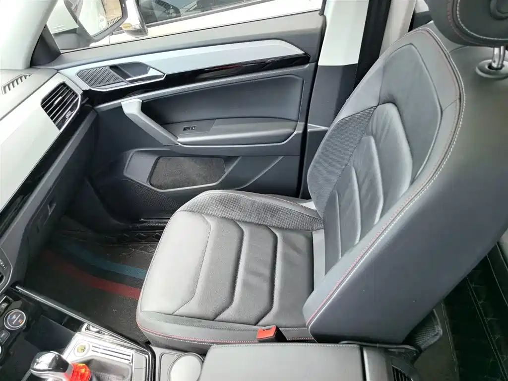 Volkswagen Tayron 2019 330TSI 2WD Luxury China VI фото 12