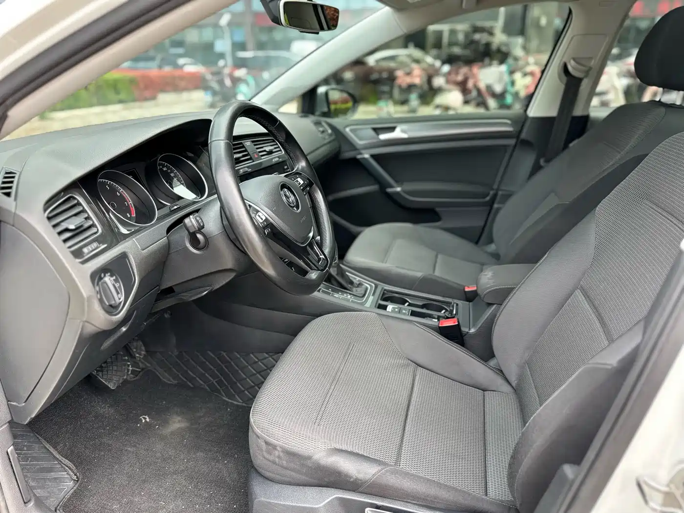 Volkswagen Golf (Import) 2019 1.8TSI Wagon фото 8