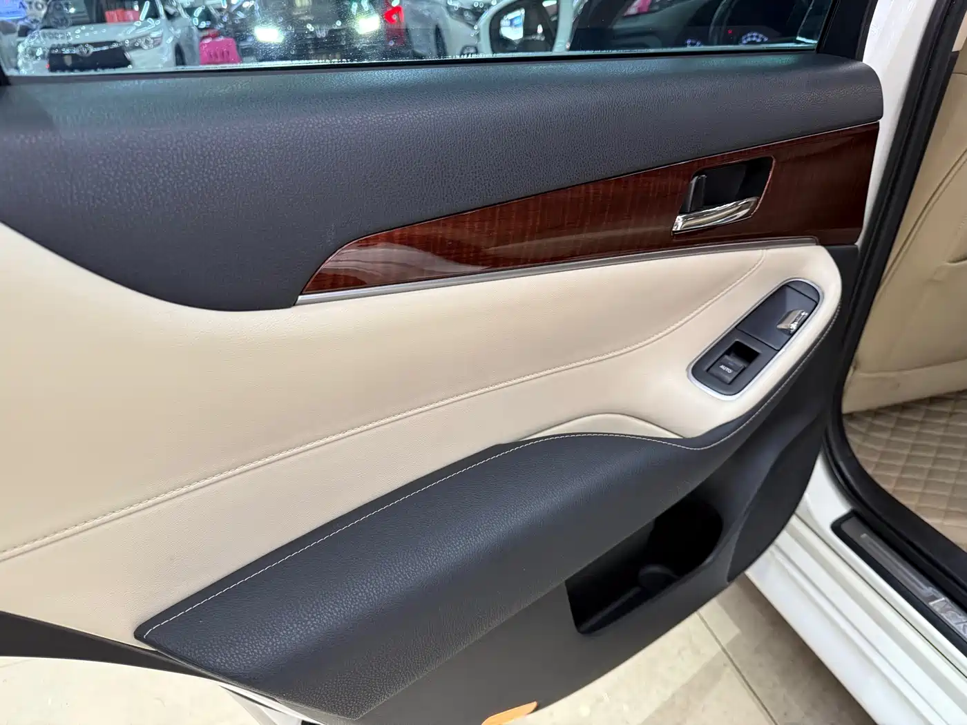 Toyota Crown 2015 2.0T Fashion фото 18