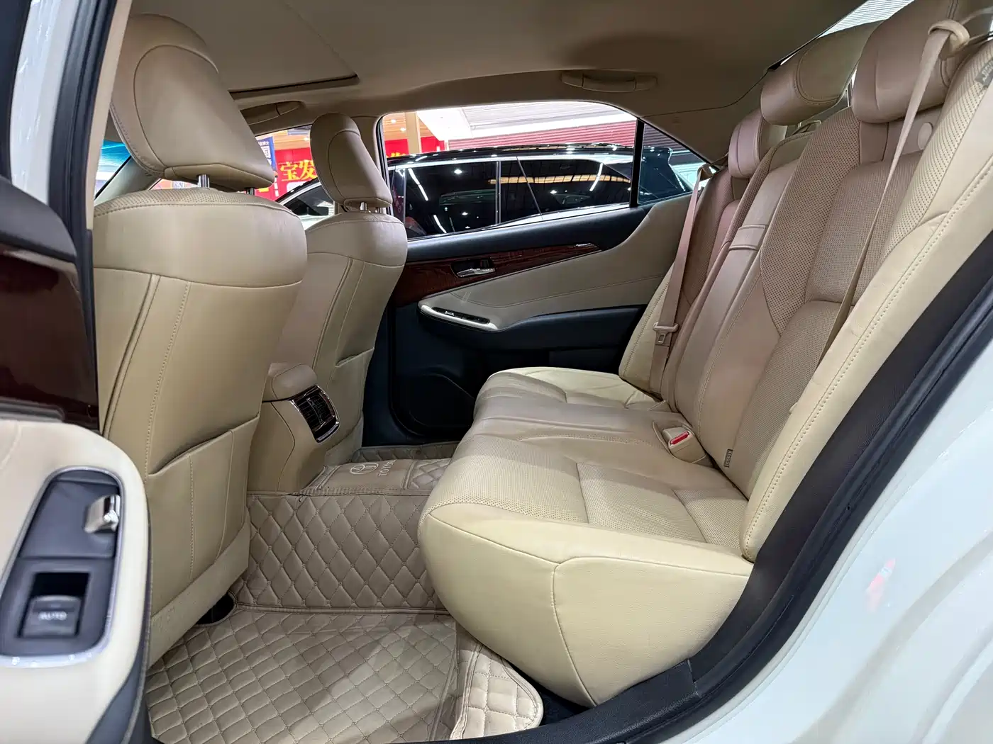 Toyota Crown 2015 2.0T Fashion фото 16