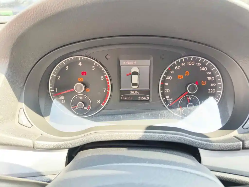 Photo 4 - Volkswagen Passat