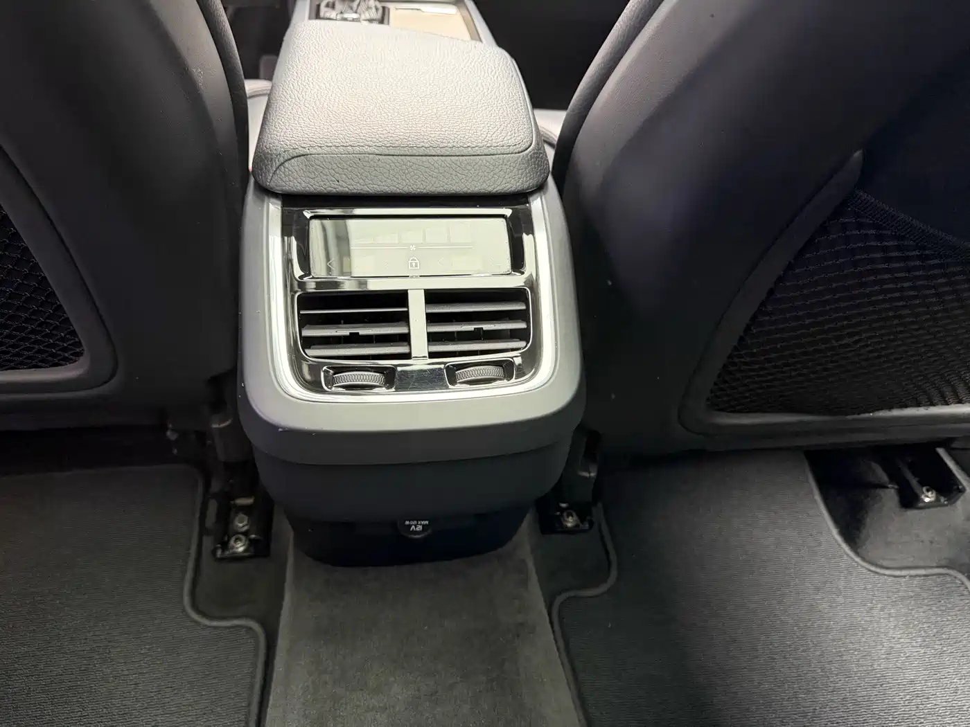 Фото 9 - Volvo XC60