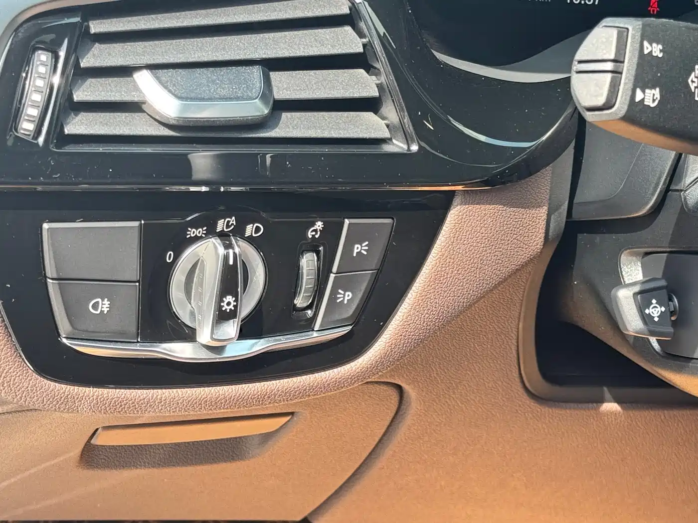 BMW 5 Series 2022 Facelift 530Li Leading M Sport Package фото 16