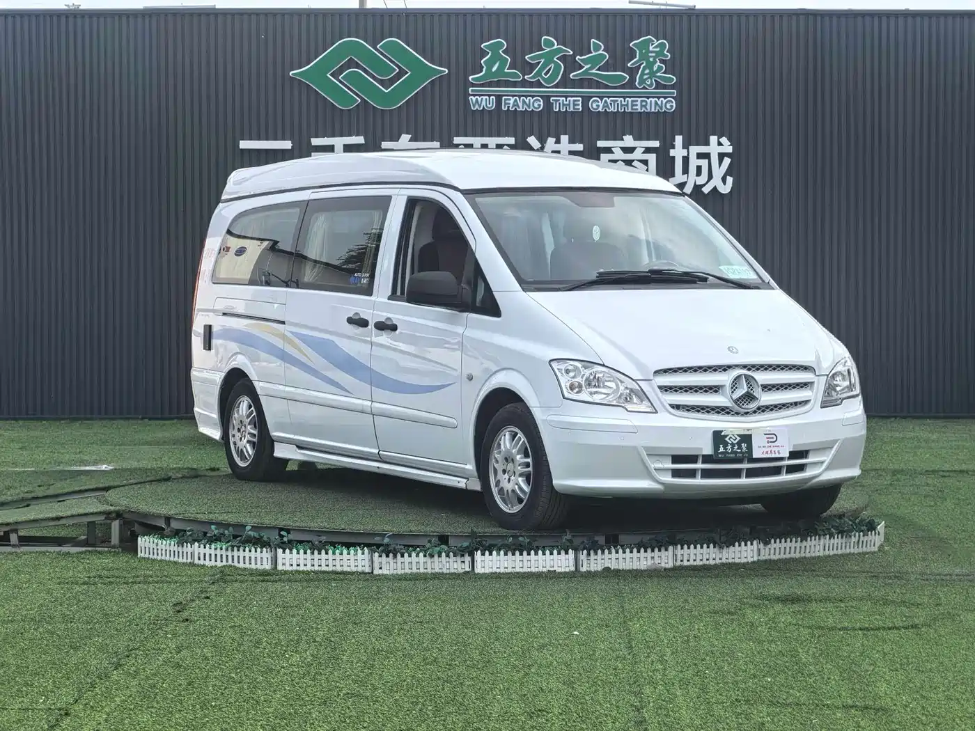 Mercedes-Benz Vito 2013 Model 3.0L Elite Edition фото 3