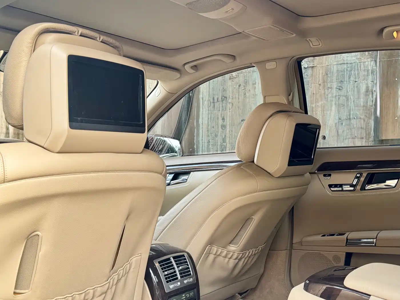 Mercedes-Benz S-Class 2012 S 300 L Luxury Grand Edition фото 11