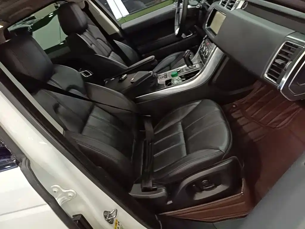 Фото 25 - Land Rover Range Rover Sport