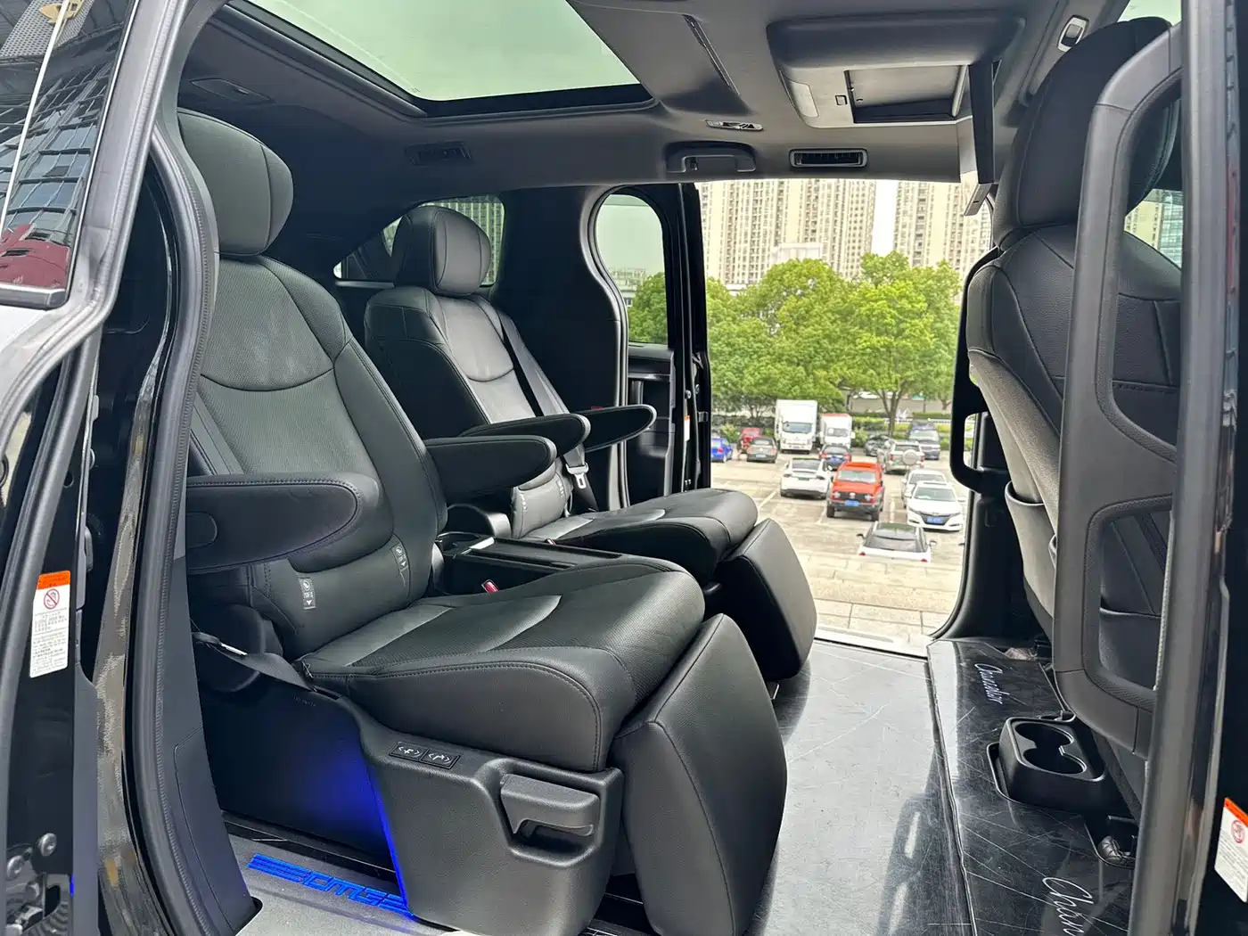 Toyota Granvia 2023 2023 2.5L Hybrid Flagship VIP Edition