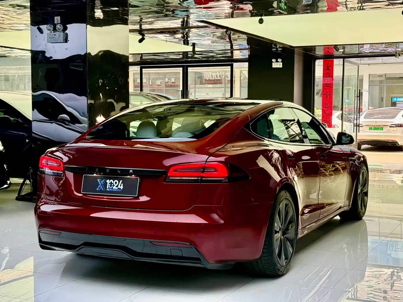 TESLA MODEL S