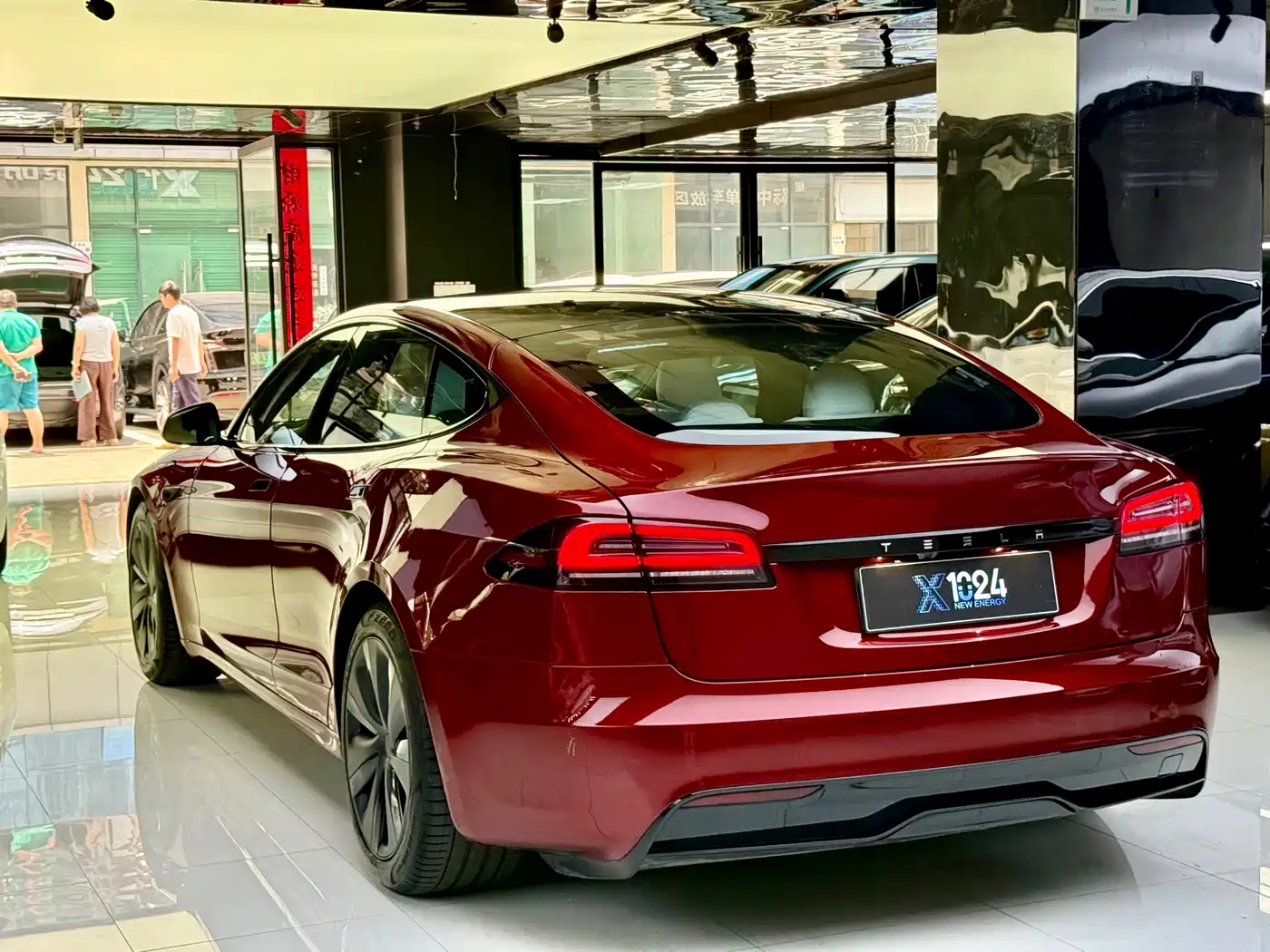 TESLA MODEL S