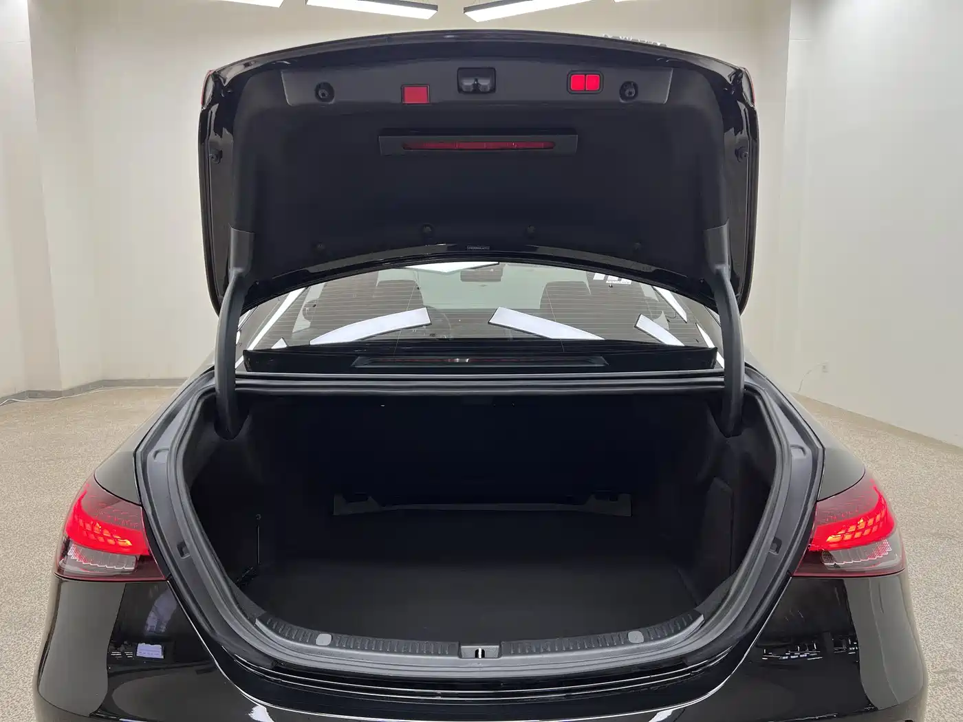 Mercedes-Benz E-Class 2021 E 300 L Sport Fashion фото 32
