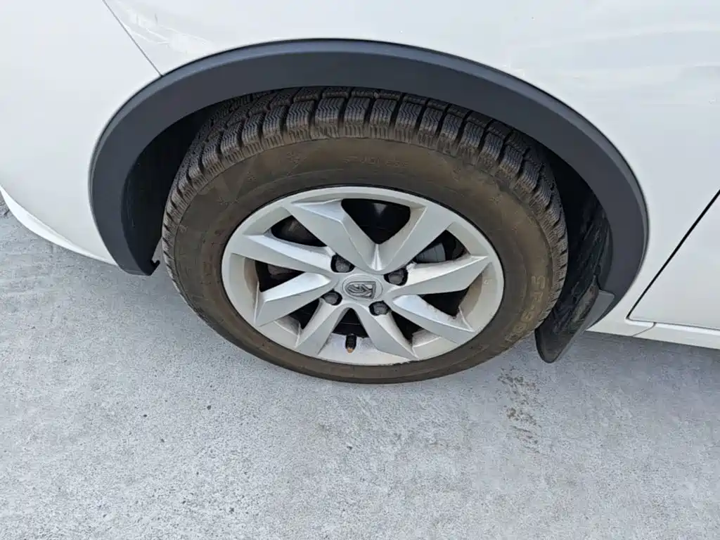 Baojun 310W 2017 2017 1.5L Manual Fashion Edition (China V)