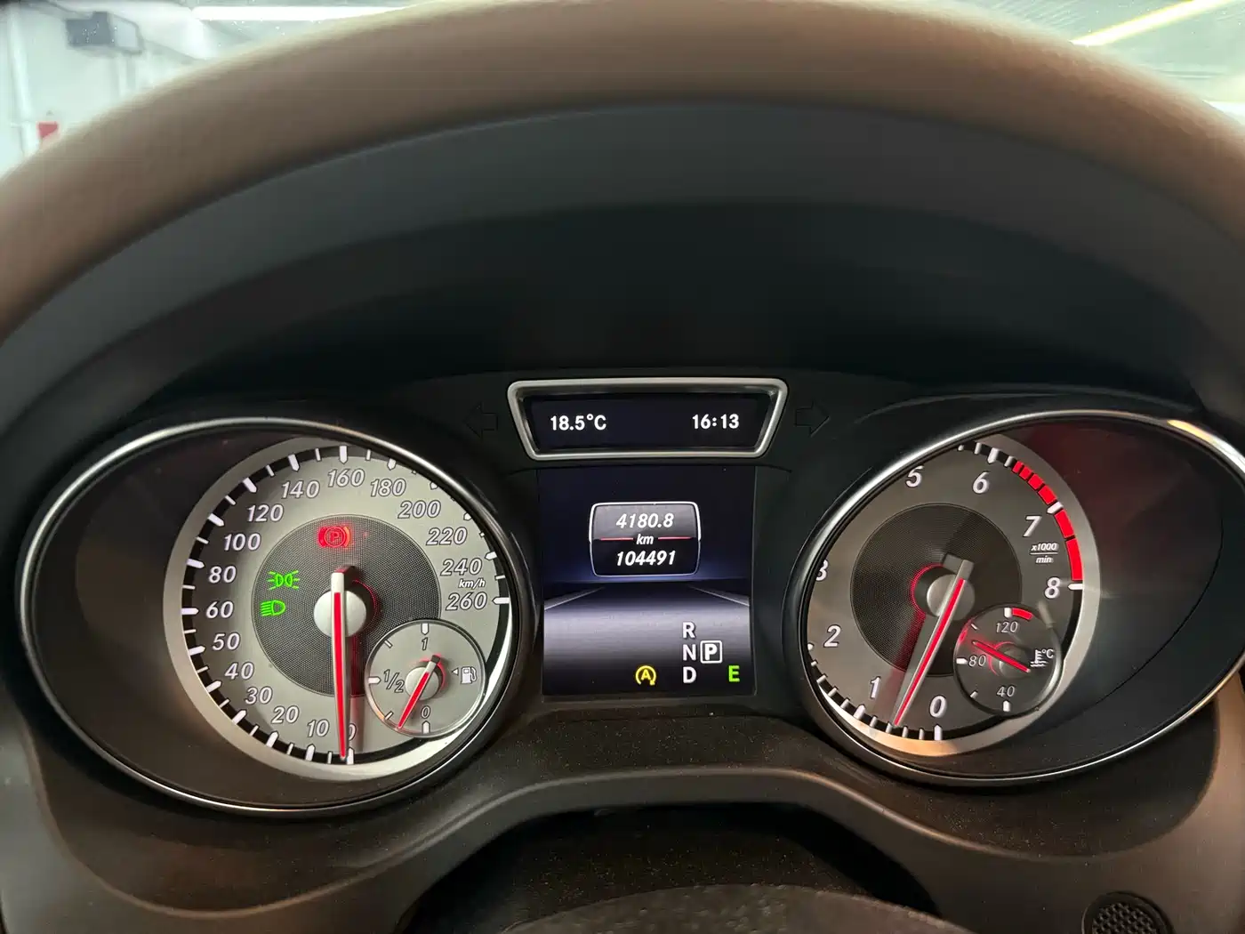 Mercedes-Benz GLA (Import) 2015 GLA 260 4MATIC фото 6