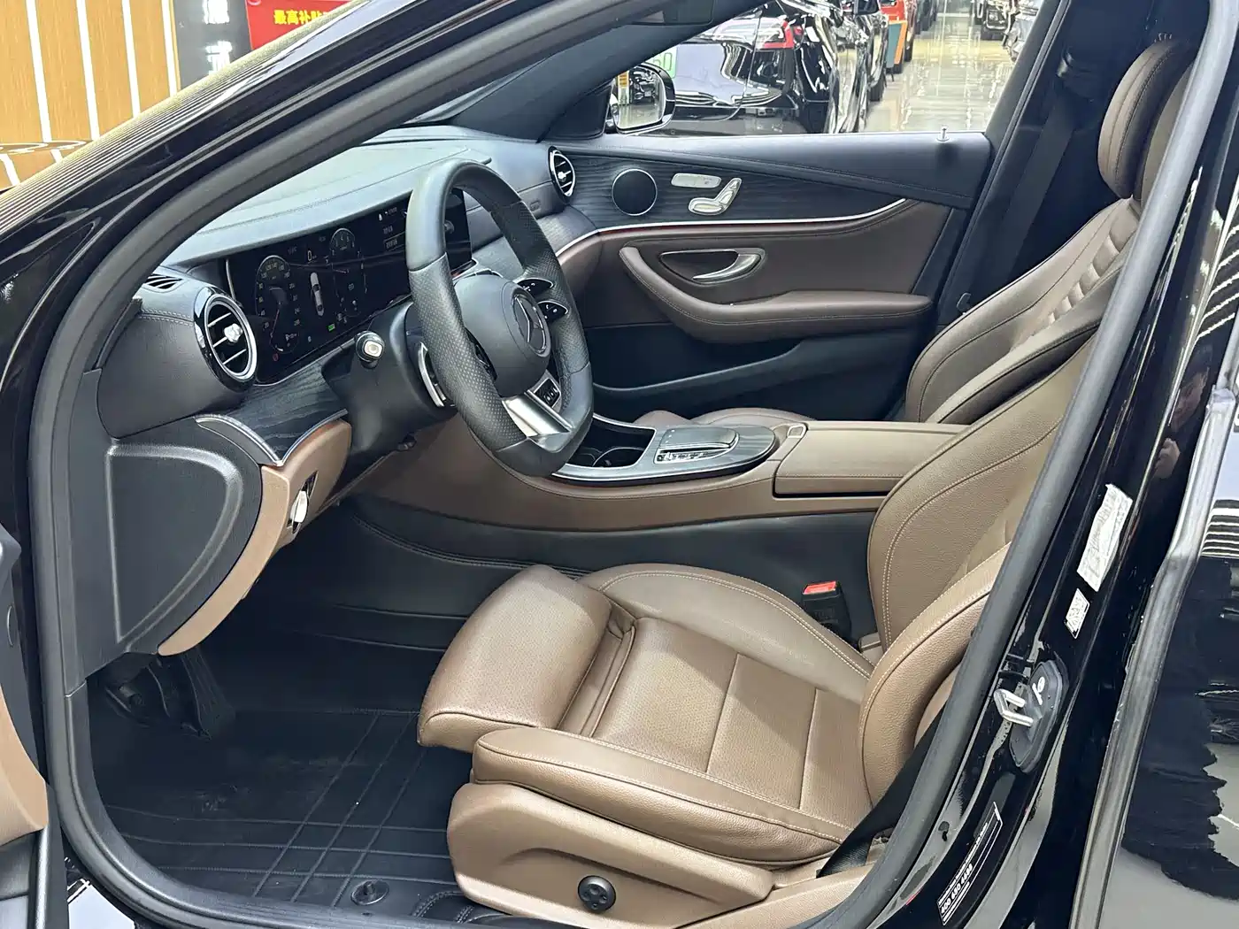 Mercedes-Benz E-Class New Energy 2022 Facelift E 350 e L Plug-in Hybrid Sport Sedan фото 11
