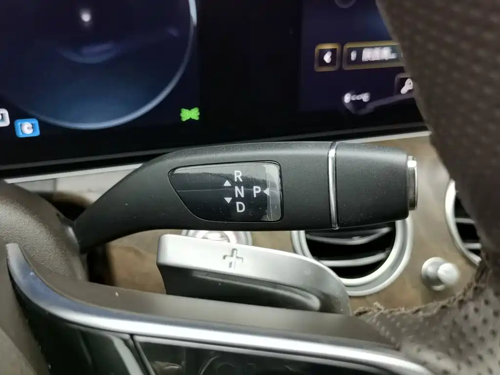 Mercedes-Benz E-Class, миниатюра 13