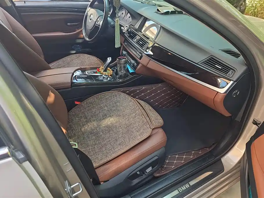 BMW 5 Series 2014 525Li Leading фото 8