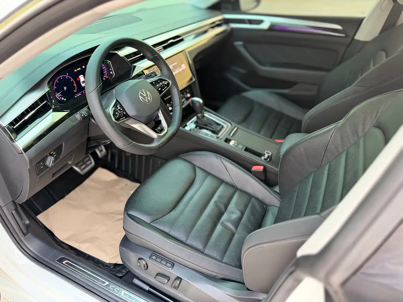Volkswagen FAW-Volkswagen CC 2024 380TSI Eye-catching Public Sharing Edition фото 8