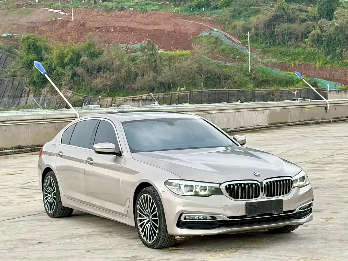 BMW 5 Series 2018 530Li xDrive Luxury Package фото 2