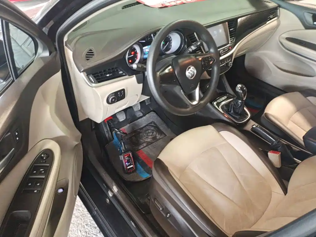 Photo 16 - Buick Verano