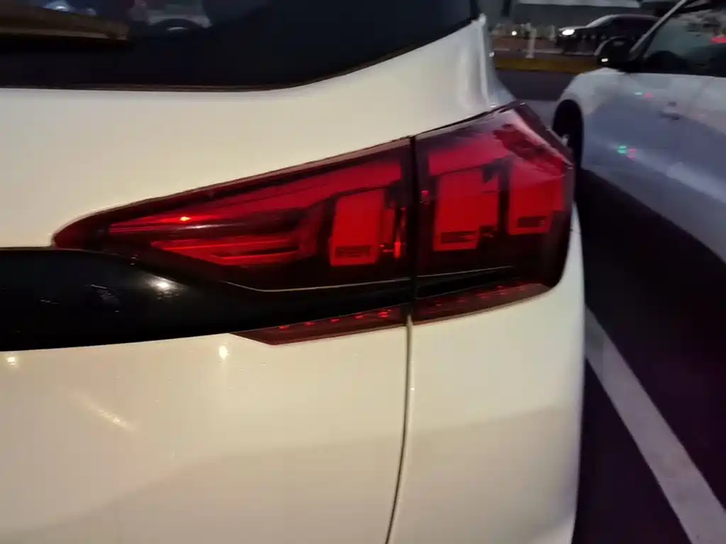 BAIC Beijing X3 2022 2021 1.5T CVT Glory