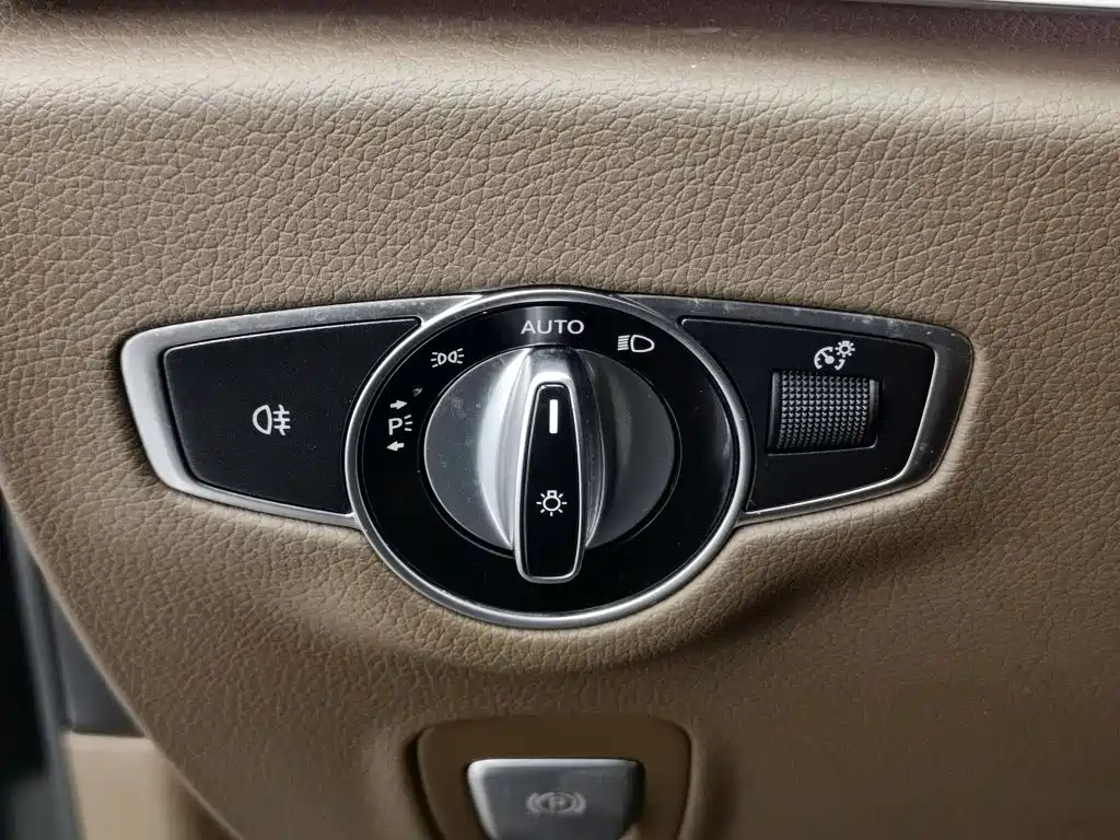 Mercedes-Benz E-Class, миниатюра 21