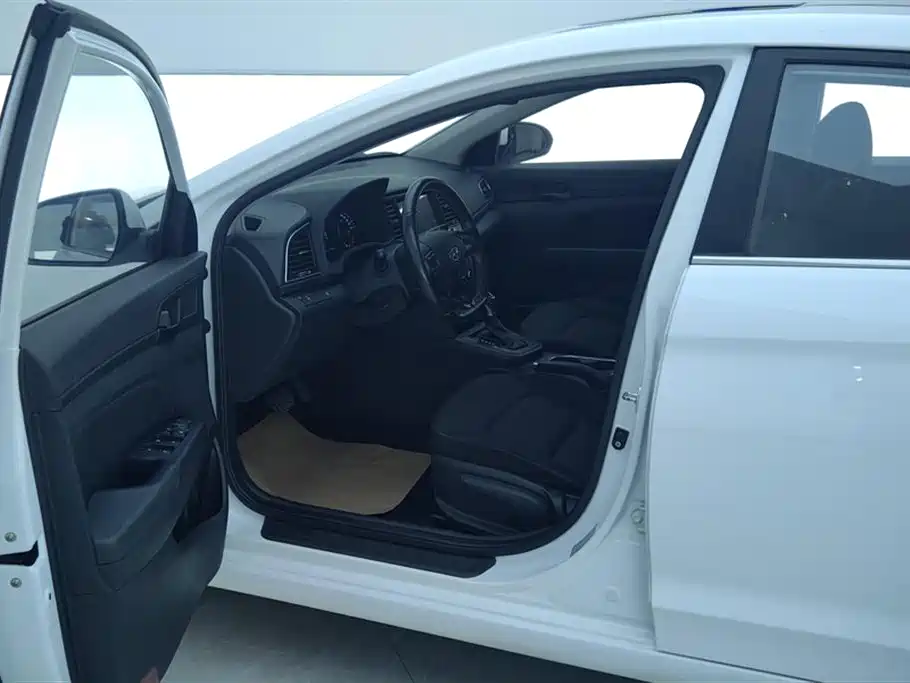 Hyundai Elantra 2018 1.4T DCT Dynamic·Vitality Model фото 9