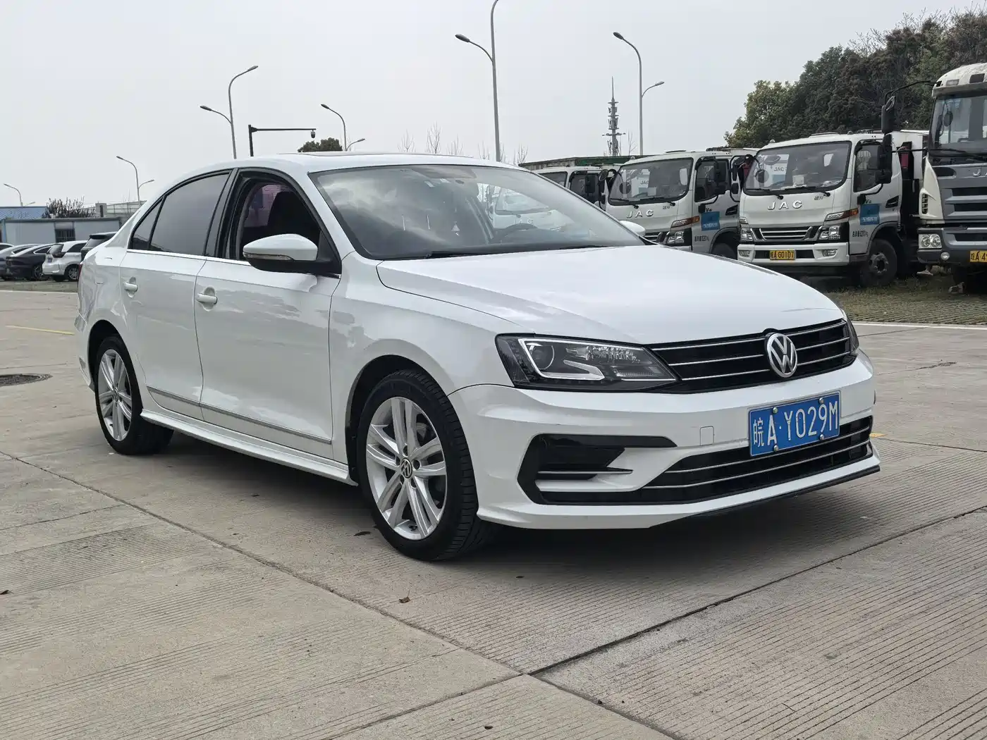 Volkswagen Sagitar 2018 280TSI DSG Spark Edition фото 3