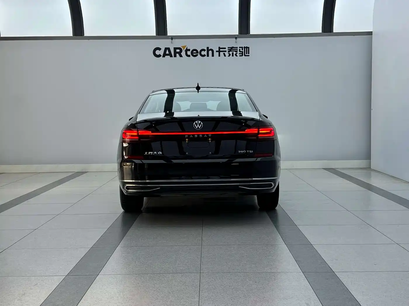 Volkswagen Passat 2022 280TSI Business Edition фото 3