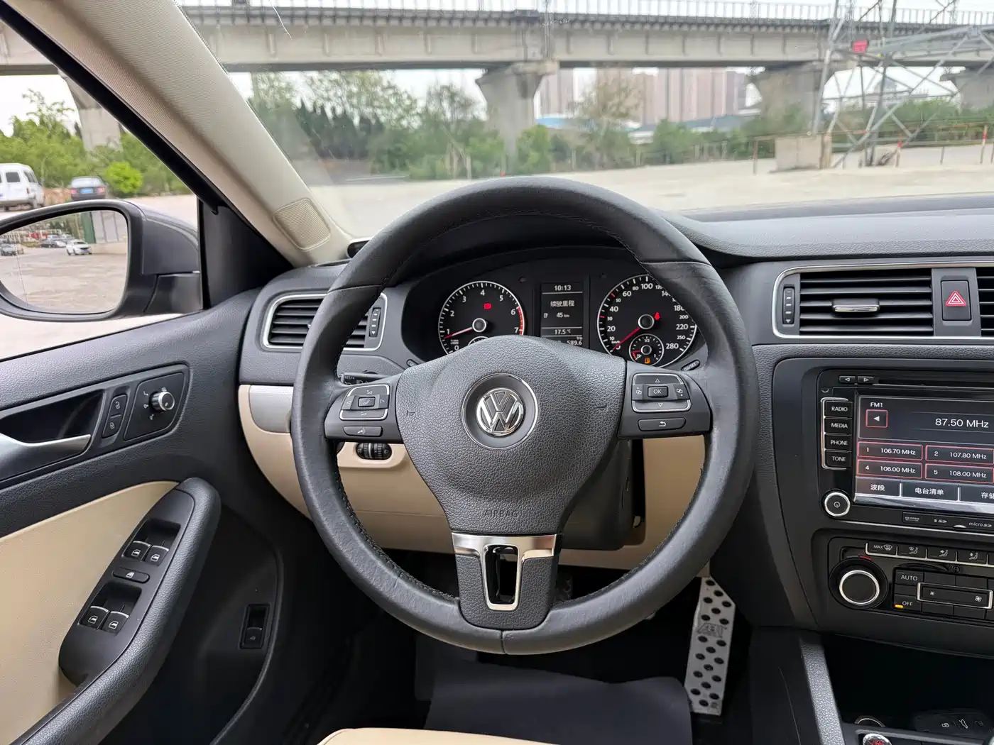 Volkswagen Sagitar 2012 1.4TSI Manual Luxury фото 12