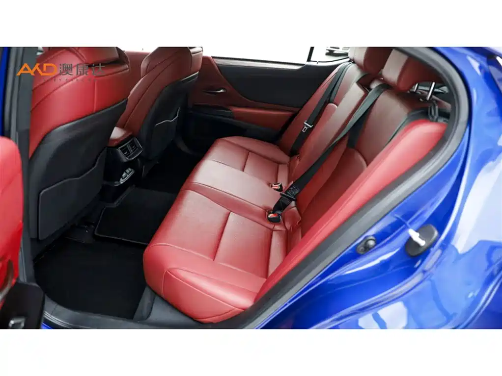 Фото 7 - Lexus ES