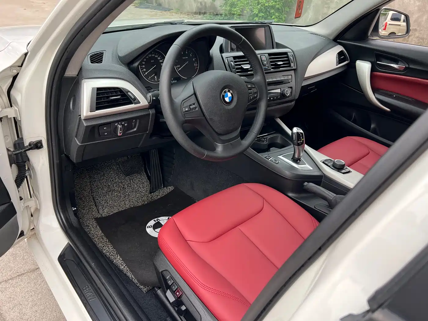 BMW 1 Series (Import) 2013 Facelift 118i Leading Model фото 7
