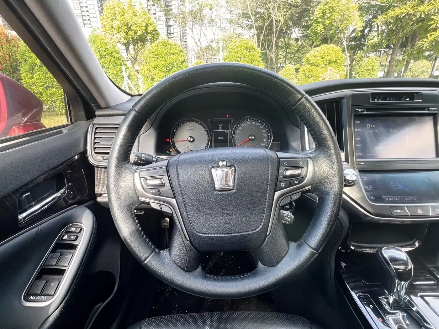 Toyota Crown 2015 2.5L Fashion Limited Edition фото 7