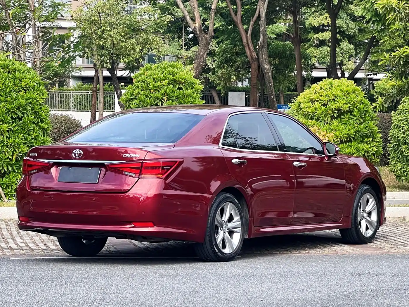 Toyota Crown 2015 2.5L Fashion Limited Edition фото 13