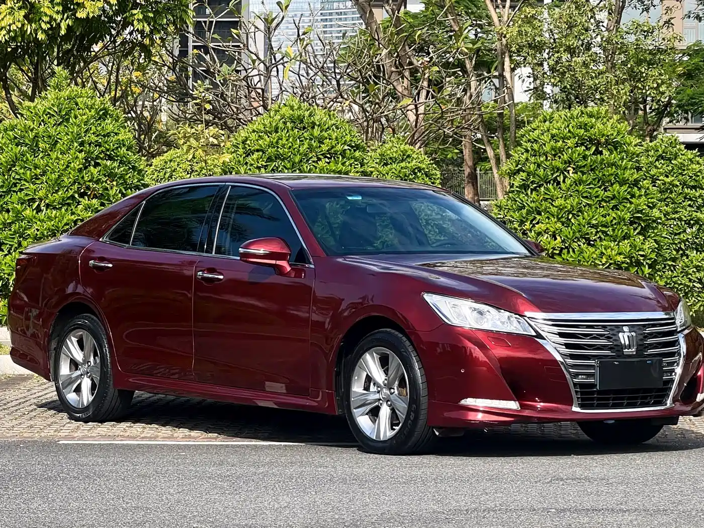 Toyota Crown 2015 2.5L Fashion Limited Edition фото 3