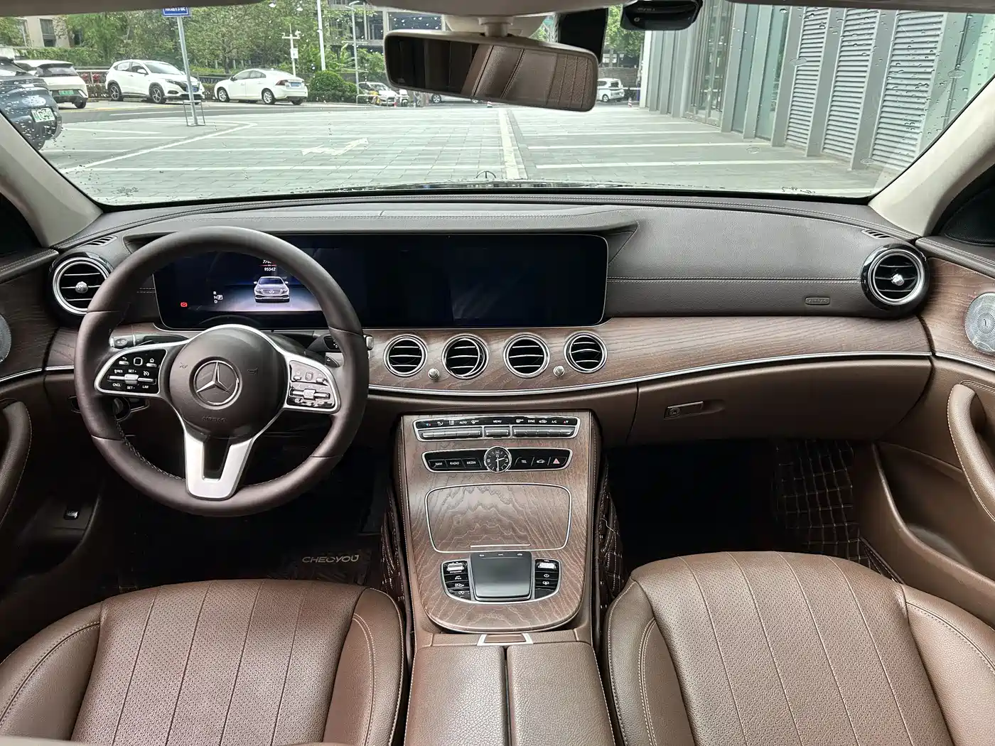 Mercedes-Benz E-Class 2020 E 300 L Luxury Model фото 9