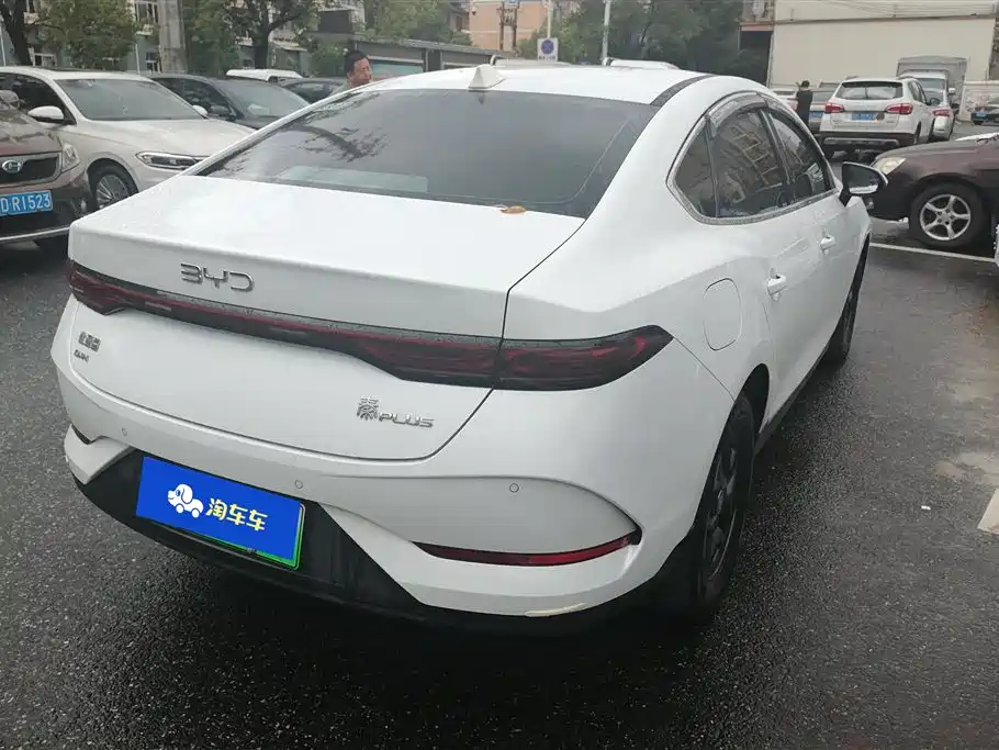BYD Qin PLUS 2025 DM-i Smart Drive 55KM Leader фото 3