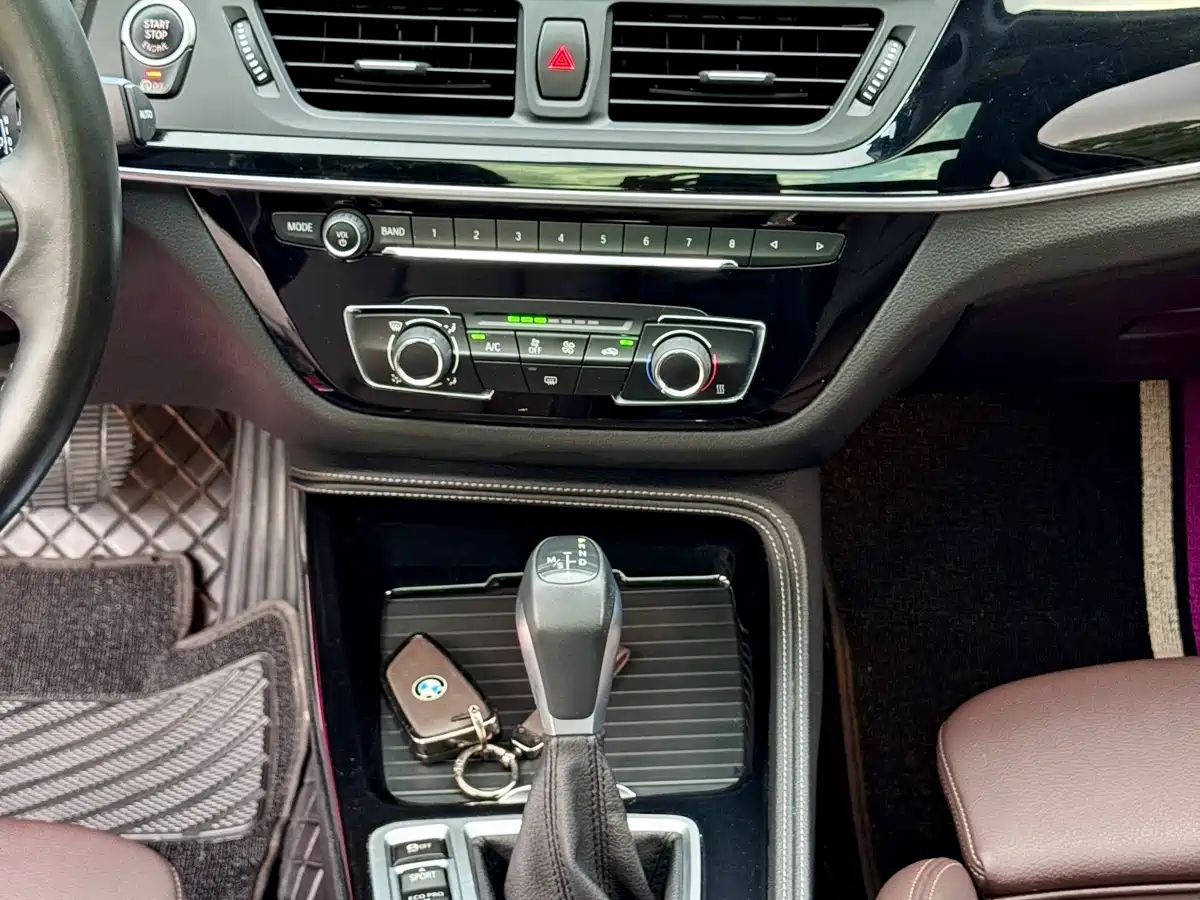 BMW 1 Series 2019 118i M Sport Package фото 13