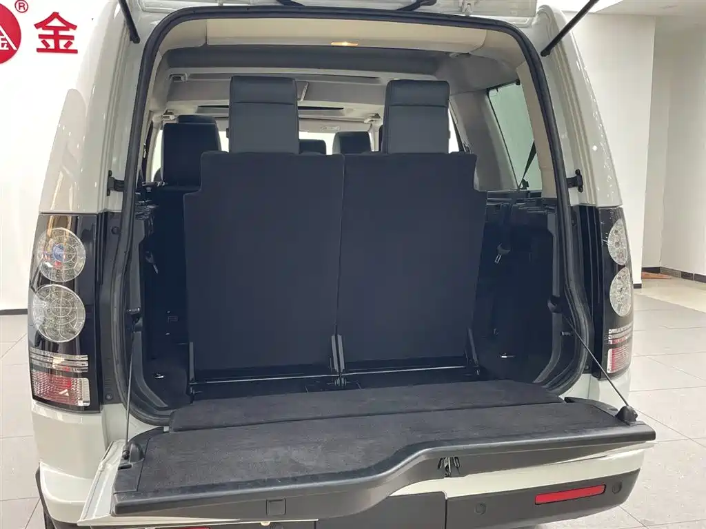Land Rover Discovery 2016 3.0 SC V6 SE фото 36